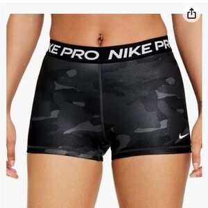 Small camo black Nike pro